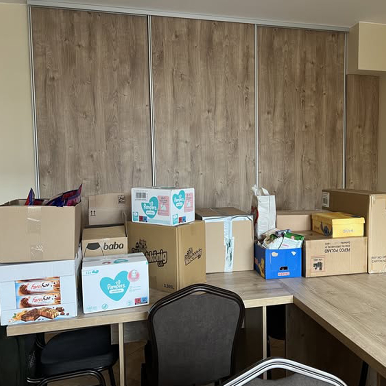 Egy&uuml;tt seg&iacute;t&uuml;nk